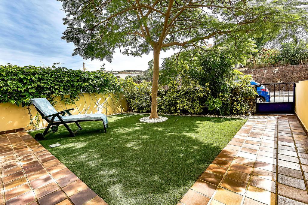 Beautiful House in Club de Mar Apartment Palm-mar Exterior foto
