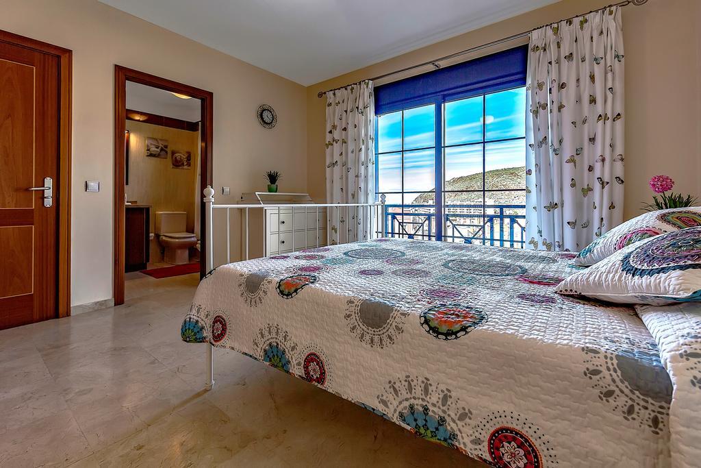 Beautiful House in Club de Mar Apartment Palm-mar Exterior foto